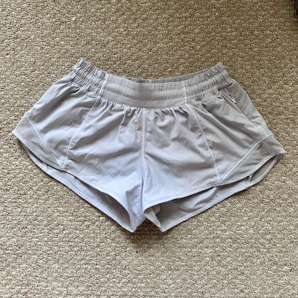 Lululemon Hotty Hots Shorts 2.5” (Grey/white)
